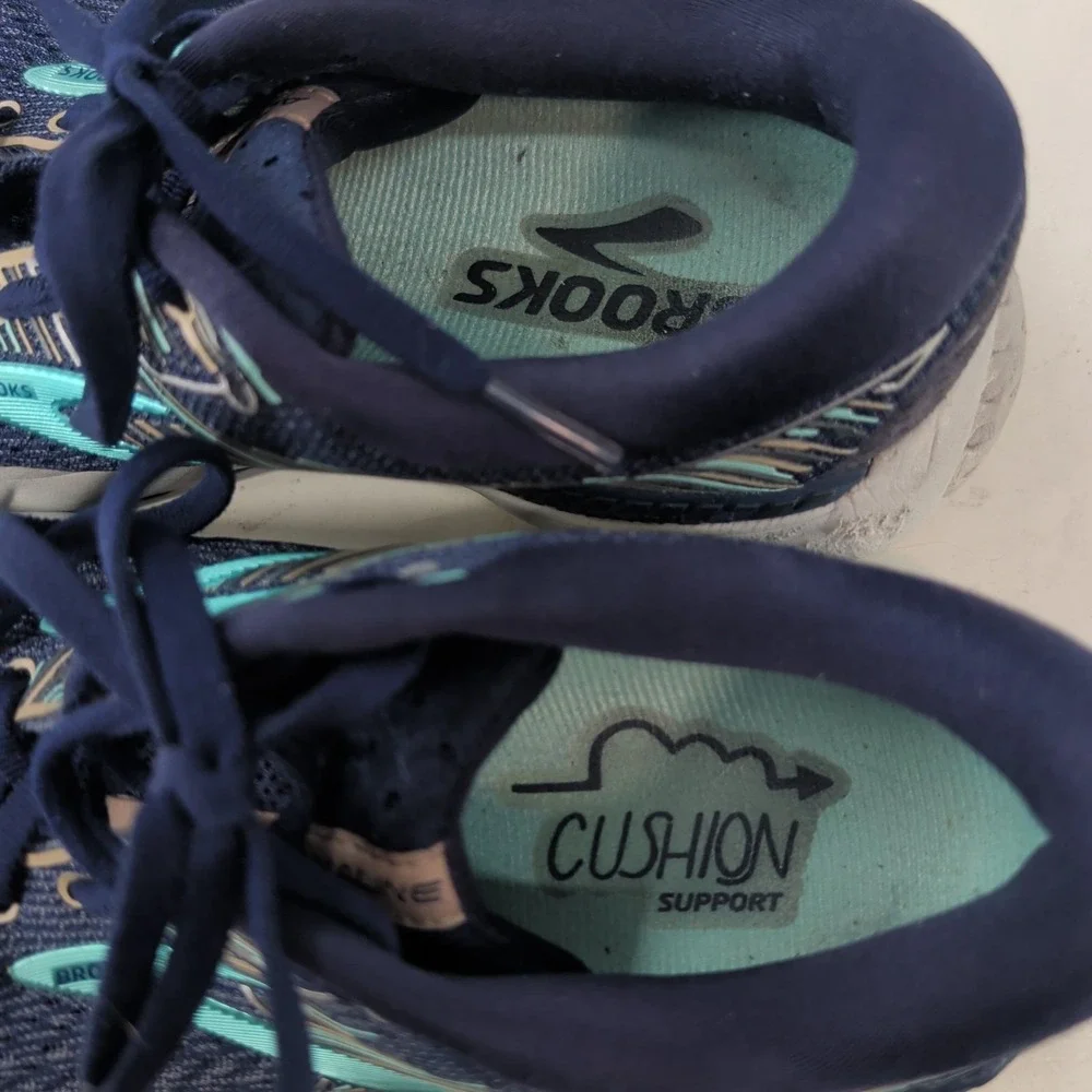 Brooks Adrenaline GTS 19 Cushioned‎ Lace-Up Athletic Sneakers Navy Blue Size 7